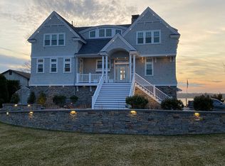 1 Isle Point Rd, Narragansett, RI 02882