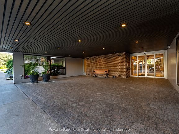3rd image of 240 Scarlett Rd #1906