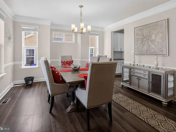 5451 Dundee Ln, White Plains, MD 20695