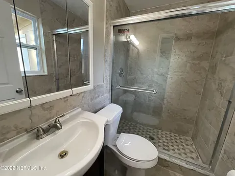 2856 Beachwood Blvd — Photo 12