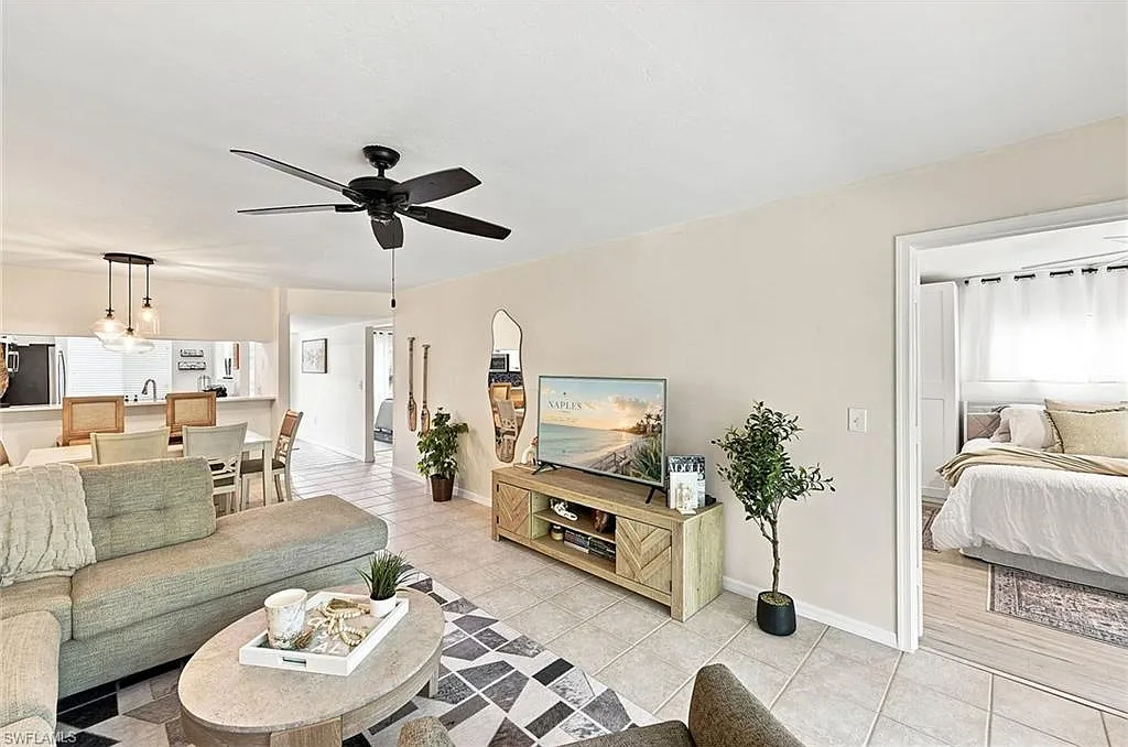 2 bed, 2.0 bath, 1100 sqft, $4,500 — Photo 3