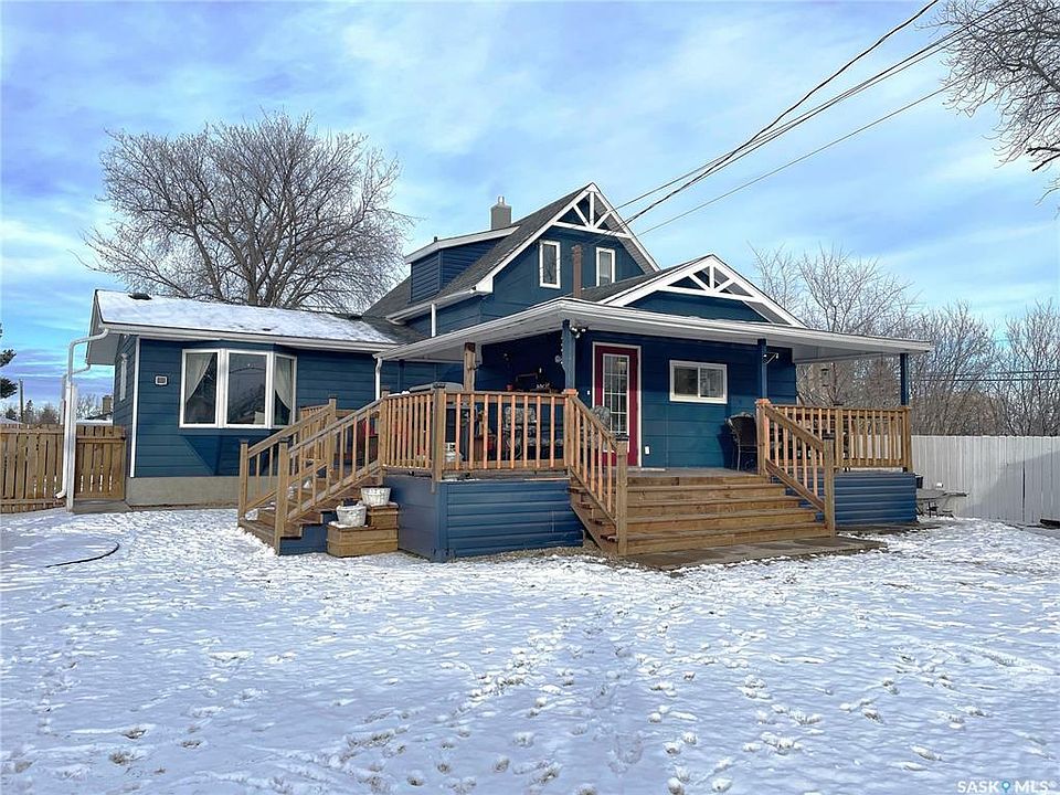 1st image of 809 14th St W