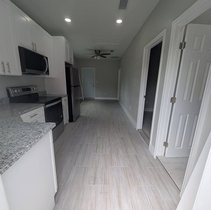 1st image of 2920 Division Dr N #2