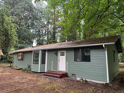 1223 Miller Ave NE Photo 1