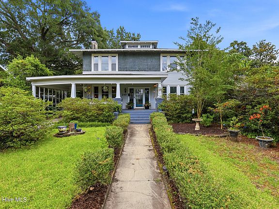2nd image of 210 Northern Boulevard