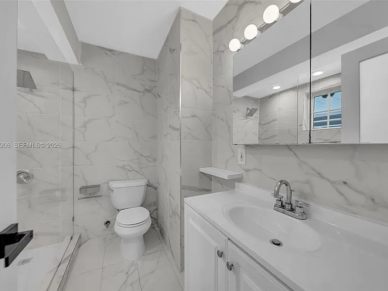 15010 NE 7th Ave #0 — Photo 9