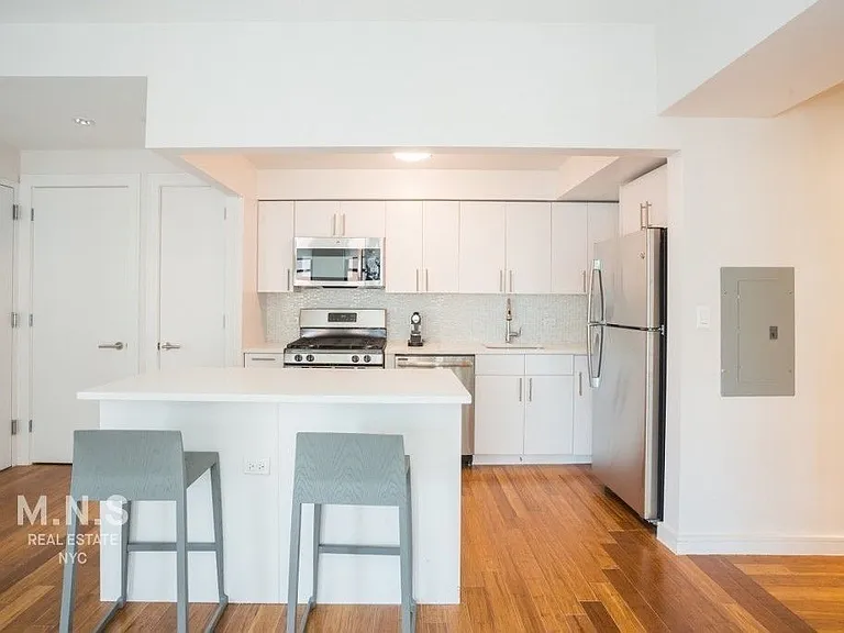 27 Albany Ave #701 — Photo 4