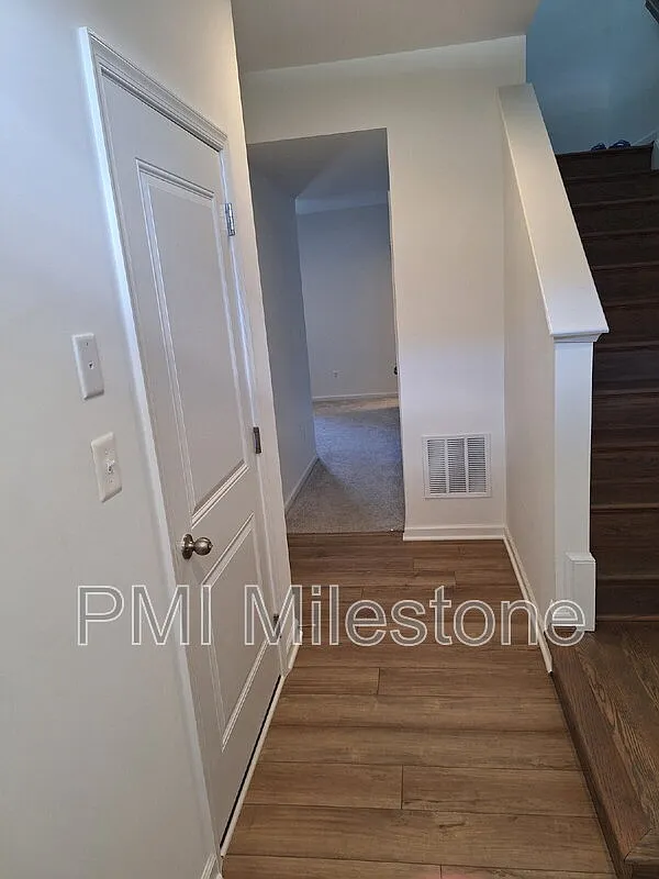 3 bed, 3.5 bath, 1658 sqft, $1,795 — Photo 3