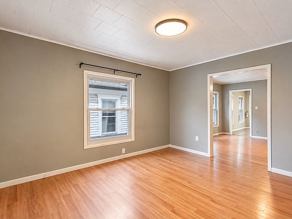 2nd image of 313 Tompkins St APT 2
