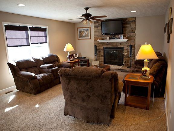 5th image of 48010 Hidden Springs Dr