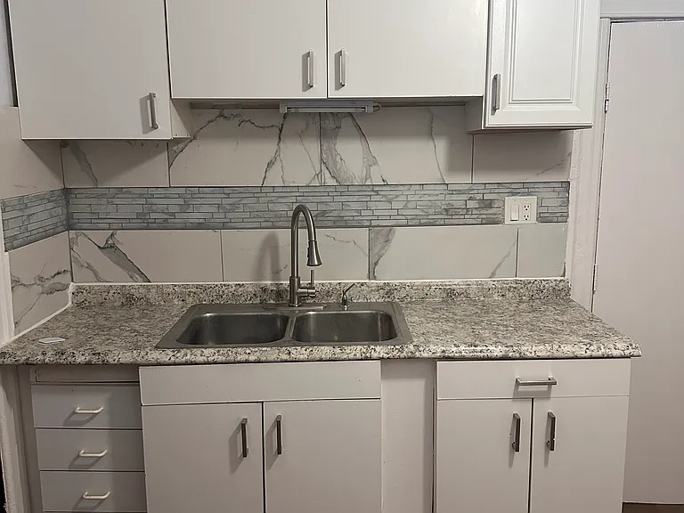 49 Brewster St #1 — Photo 8
