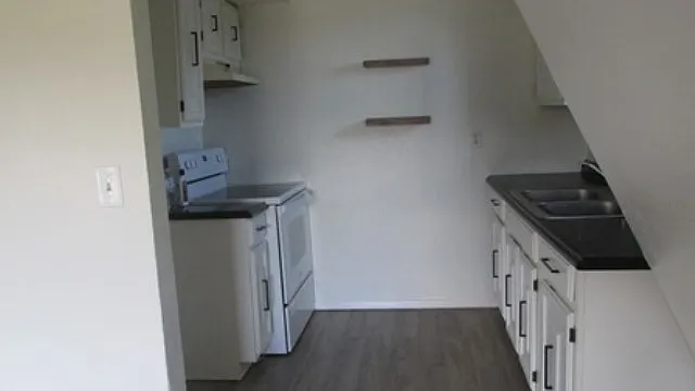 112 Cindy Ln — Photo 5