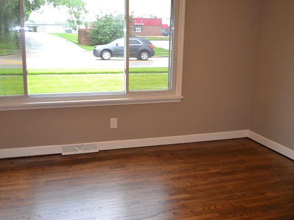 5th image of 200 N Vine St #1B