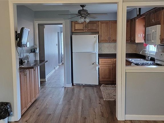 5th image of 2926 S Schenley Ave
