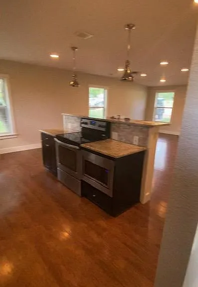 1000 Avenue D — Photo 11