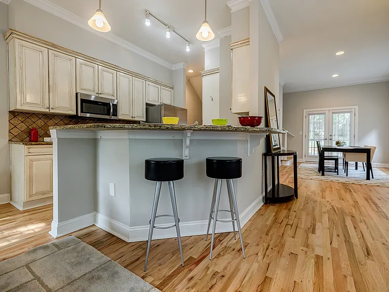 237 Carlyle Park Dr NE — Photo 12