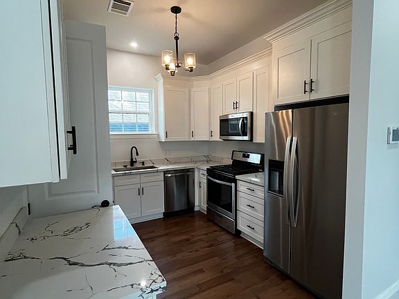 3rd image of 128 S Salcedo St #128