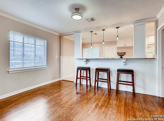 5th image of 111 Cromwell Dr
