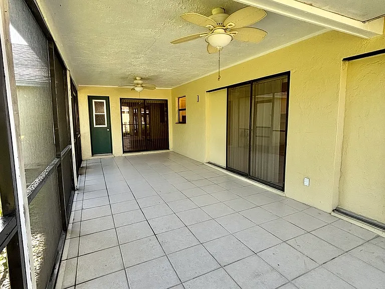 1715 SE 6th Ln — Photo 63