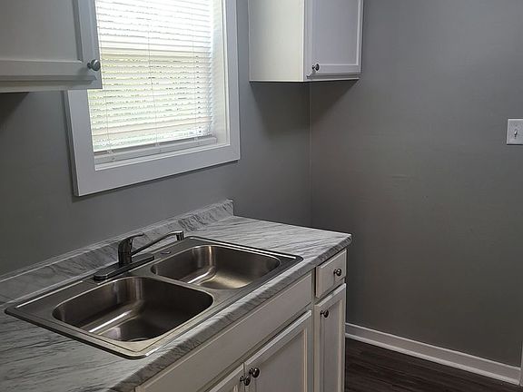 5th image of 2431 Knox Dr