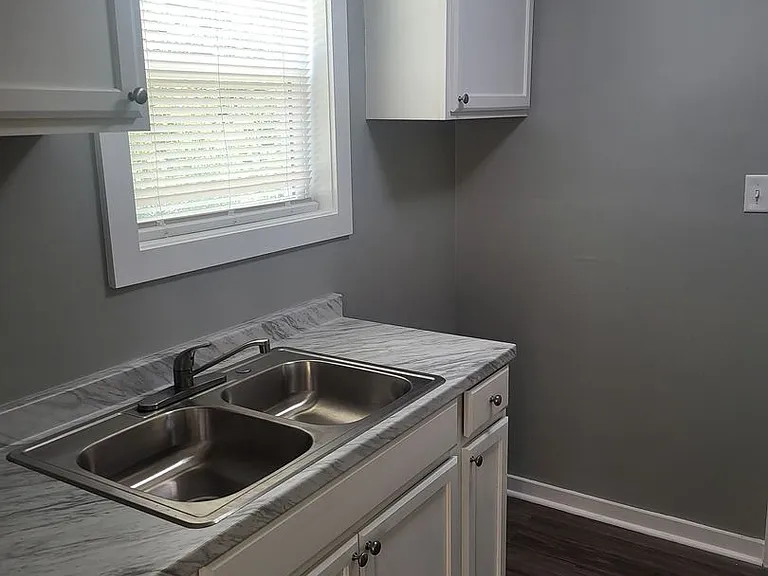 2431 Knox Dr — Photo 5
