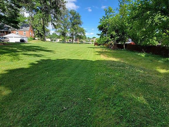 3rd image of 1201 Ross Dr