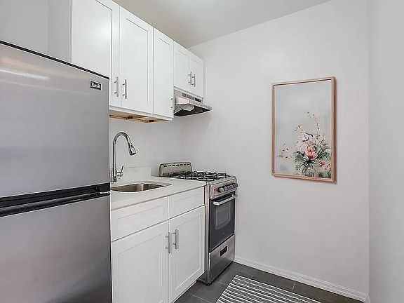 3rd image of 667 Meeker Ave #Penthouse 2