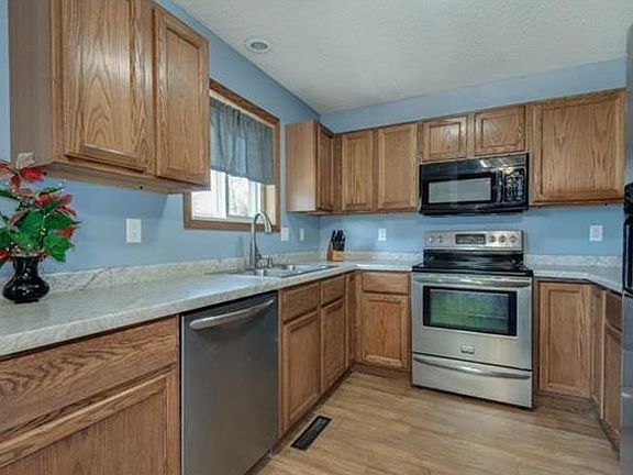 5th image of 706 Headley Ct