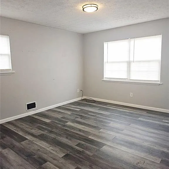 480 Paul St — Photo 7