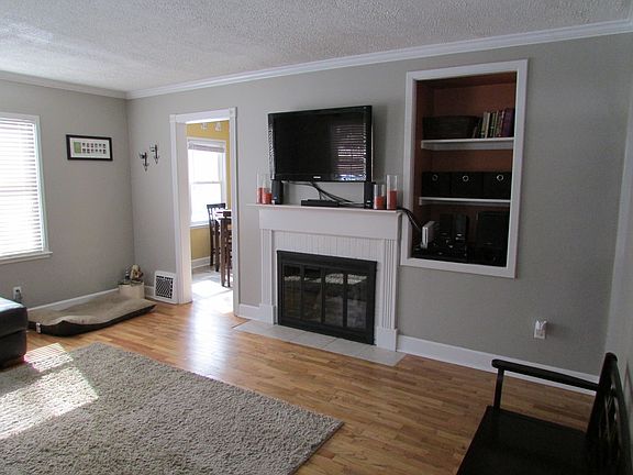 3rd image of 3822 Oakland Dr