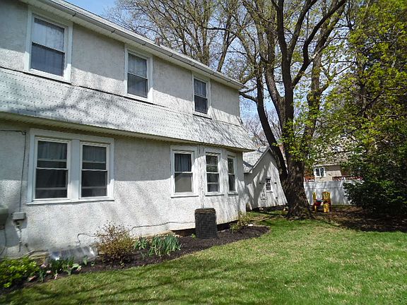 3rd image of 831 Ormond Ave