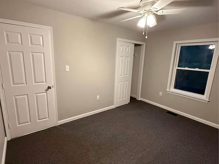 24 Magnolia Rd #4 — Photo 5