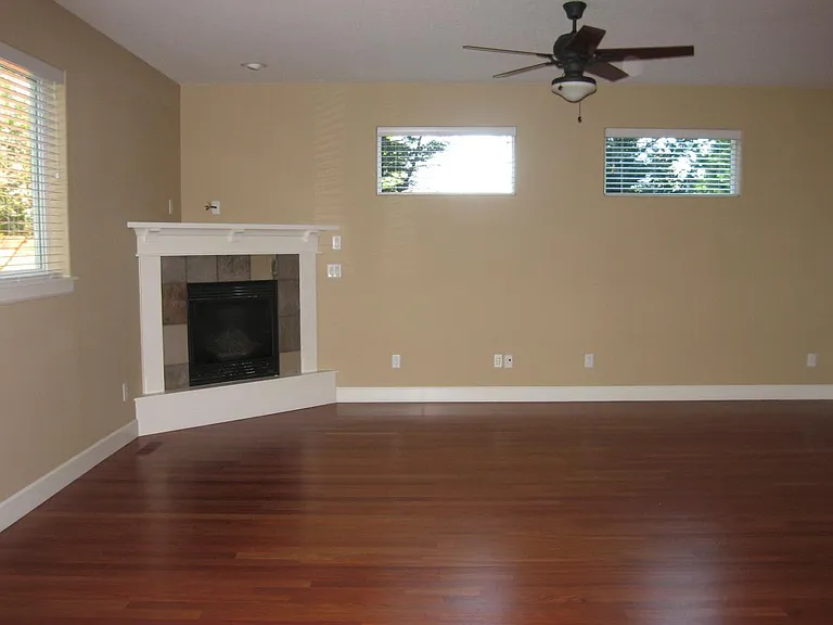 19412 SE 13th Way — Photo 3