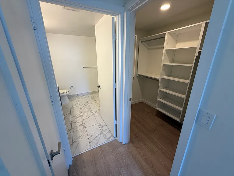 2505 NE 193rd St #310 — Photo 4