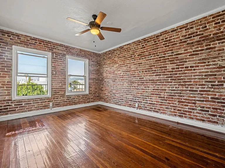 1516 N Hobart Blvd — Photo 35