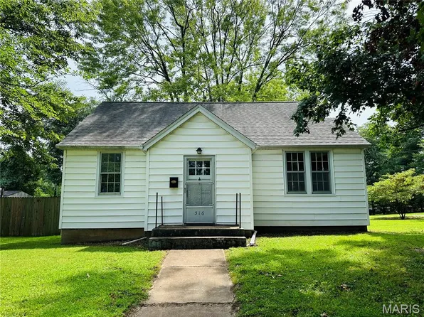 516 W Randle St, Lebanon, IL 62254