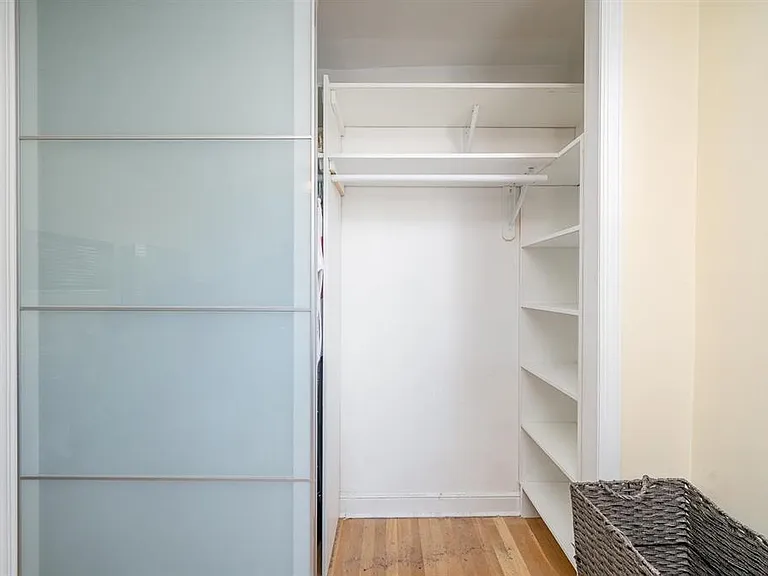 118 W 46th St — Photo 15