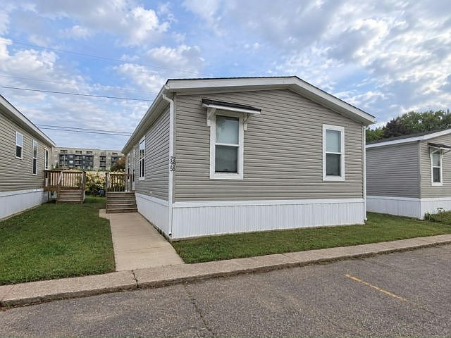 1st image of 293 Mallard Ln #293