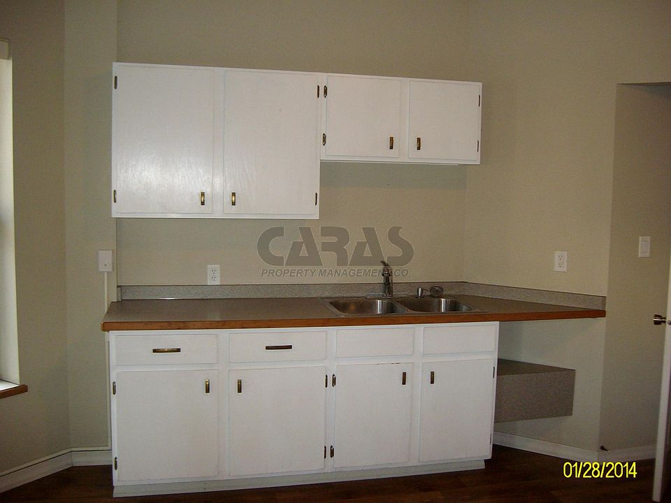 Photos of a similar unit. Please call for a showing to see this apartment.