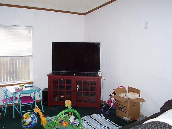 4th image of 2521 W 8th St