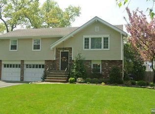 30 Hopper Ter, Ramsey, NJ 07446