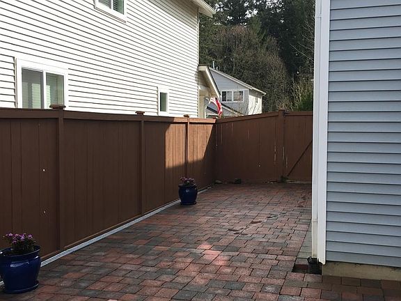 Cobblestone Backyard