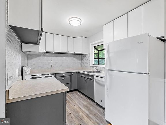 3rd image of 714 Culpeper St
