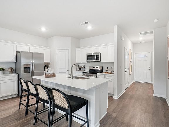5th image of 732 Camperdown Way #9