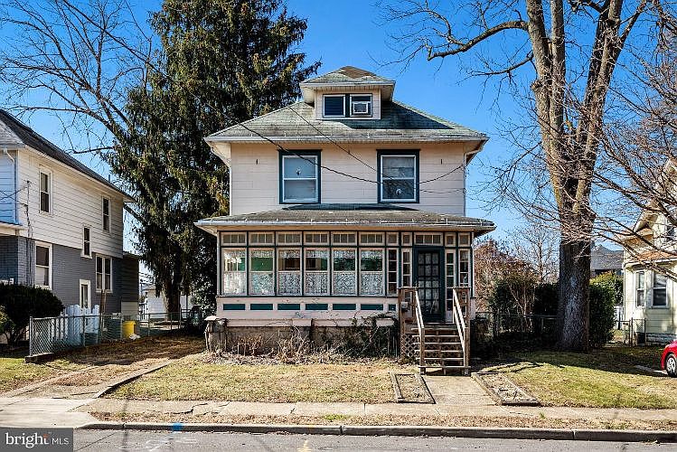 2nd image of 56 Beloit Ave