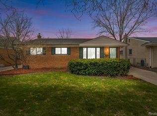 419 N Webik Ave, Clawson, MI 48017