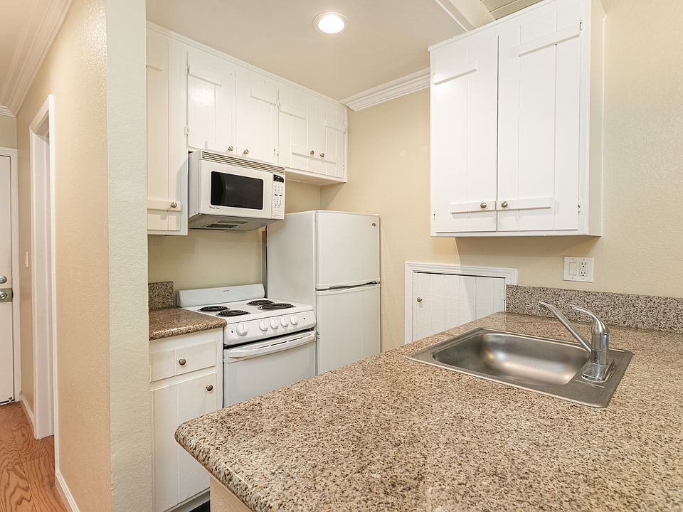 1st image of 1260 Veteran Ave #314