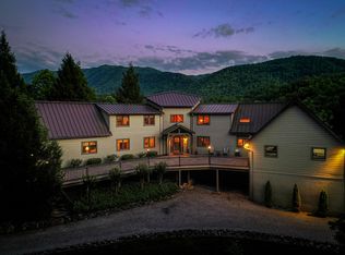 657 Country Club Dr, Townsend, TN 37882