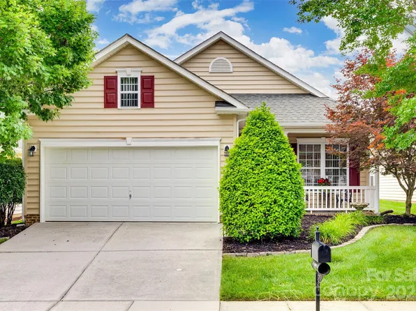 422 Garnet Ct, Fort Mill, SC 29708