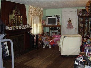 2nd image of 48 Araca Rd